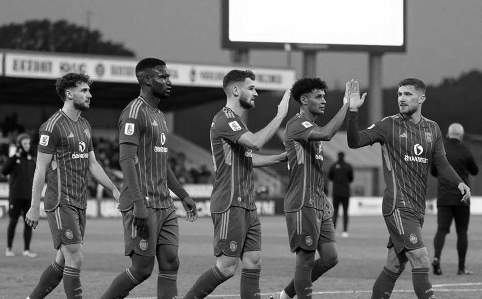 CAHN 1-4 Gamba Osaka: Nhịp Vỡ Ở Vòng Cấm, Và Điều Tôi Nghe Thấy Từ Incheon CAHN 1-4 Gamba Osaka: Nhịp Vỡ Ở Vòng Cấm, Và Điều Tôi Nghe Thấy Từ Incheon