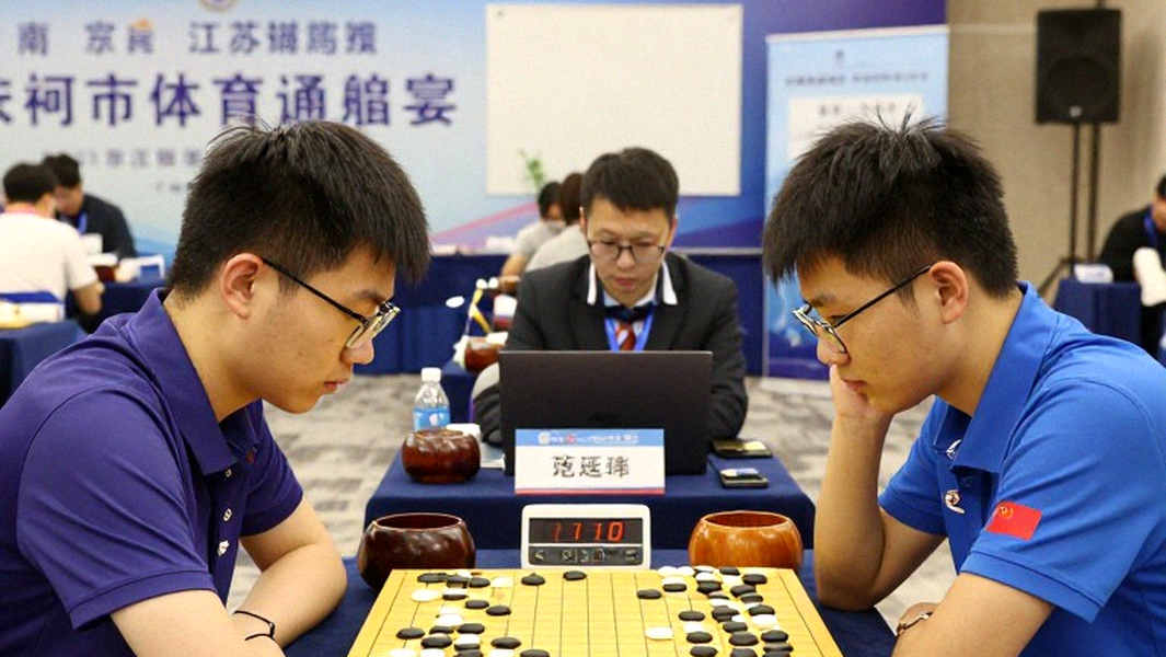 Cuộc chạy trốn lý thuyết sau 1.d4 d5: Bảy hệ thống mà quân Đen phải có sẵn câu trả lời